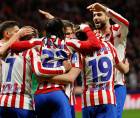 Jugadores del Atlético celebrando uno de sus goles ante el Barcelona.