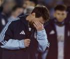 Leo Messi se emocionó por las ovaciones y aplausos de la afición argentina en su despedida.