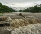 Las últimas lluvias registradas en San Pedro Sula han provocado inundaciones en distintos puntos de la ciudad, así como daños en el asfalto de varias calles.