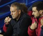 Hansi Flick sufrió la primera derrota de la temporada en el Barcelona contra el PSG.