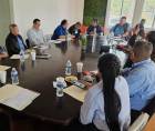 Representantes de organizaciones empresariales aglutinadas en la Fedecamara en una reunión celebrada en La Lima, Cortés, para conocer el estatos de algunos proyectos de control de inundaciones del Valle de Sula.