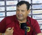 Real España se quedó oficialmente sin entrenador. Jeaustin Campos ya es historia en la institución aurinegra luego de presentar su renuncia y despedirse de manera emotiva del club a través de un extenso mensaje publicado en sus redes sociales.