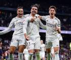 Raúl Asencio celebrando con Kylian Mbappé y Arda Güler su gol para el 2-0 del Real Madrid contra el Levante.