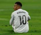 Mbappé se fue lesionado en el juego ante el Betis en la Liga Española.