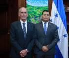 Presidente Nasry Asfura juramenta a Víctor Antonio Martínez Cáceres como nuevo Director Ejecutivo del IHSS.