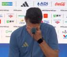 Scaloni rompió en llanto y sorprendió con el anuncio sobre su futuro en Argentina