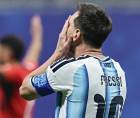 El lamento de Messi tras errar su penal en el Argentina vs Egipto.
