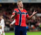 Haaland anotó doblete en el triunfo de Noruega sobre Dinamarca en la primera jornada de la UEFA Nations League.