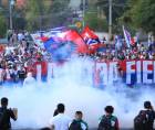 Espectacular ambiente de la barra del Olimpia en las calles de Tegucigalpa.