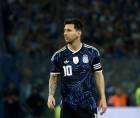 La selección argentina y Lionel Messi enfrentan una demanda tras presunto incumplimiento en amistosos internacionales.