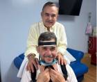 Luego de días de incertidumbre y cadenas de oración que unieron al gremio médico y a la sociedad sampedrana, el reconocido médico Sergio Bendaña ha sido dado de alta. El galeno, hijo del exministro de Salud y reconocido médico Arturo Tuky Bendaña, logró superar una delicada crisis de salud que lo mantuvo bajo estricta vigilancia médica.