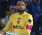 Edrick Menjívar fue clave para que Olimpia no perdiera por más goles en Costa Rica.