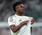 En medio del caos que se vive en el Real Madrid, un gigante europeo quiere aprovecharse de la debacle merengue para llevarse a Vinicius, quien tiene un valor de mercado de 150 millones de euros. ¿Lo venderá el club blanco?