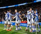Jugadores de la Real Sociedad celebrando el gol ante el Barcelona.