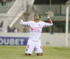 Michaell Chirinos celebrando su gol que le dio el triunfo a Olimpia ante Marathón.