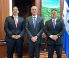 El exdiputado nacionalista Reinaldo Sánchez, junto al presidente de Honduras, Nasry Asfura Zablah, y Nelson Márquez.