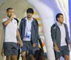 Jugadores de la selección hondureño al momento de ingresar al céspéd del estadio Nacoional.