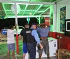 Operativos buscan identificar y clausurar negocios que venden bebidas alcohólicas sin el permiso de operación correspondiente.