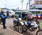 La Policía Nacional ejecuta operativos en los sectores por donde circulan las rutas del transporte público.