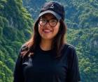 Stefanie cayó varios metros desde lo alto de un peñasco hacia la profundidad de un barranco. Sus acompañantes alertaron a los cuerpos de emergencia sobre lo ocurrido.
