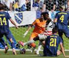 Folarin Balogun marcando el gol de Estados Unidos contra Bosnia y Herzegovina.