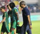 Pablo Lavallén se fue molesto del estadio Nacional Chelato Uclés tras perder contra Olimpia y después explotó en rueda de prensa.