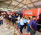 Expocentro recibió a miles de corredores en su primer día de entrega de kits.