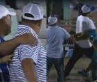 Javier Cruz y un aficionado protagonizaron una terrible escena en pleno partido.