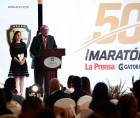 Hung Pacheco es el fundador de la Maratón de Diario LA PRENSA y fue homenajeado en la cena de gala.