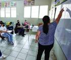 La Secretaría de Educación inició despidos y suspensiones de docentes y empleados administrativos en Cortés como parte de un proceso de depuración.
