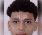 Deyvi Yuvini Alvarado, hijo del exgerente de Koriun, Iván Velásquez, huyó en un vehículo deportivo la noche del jueves al percatarse de un operativo en su contra en la residencial Campisa, en San Pedro Sula.