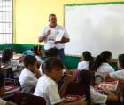 La Secretaría de Educación registra una ejecución del 96.33% de los L700 millones asignados al programa, pero directores y docentes aseguran que siguen esperando las transferencias.