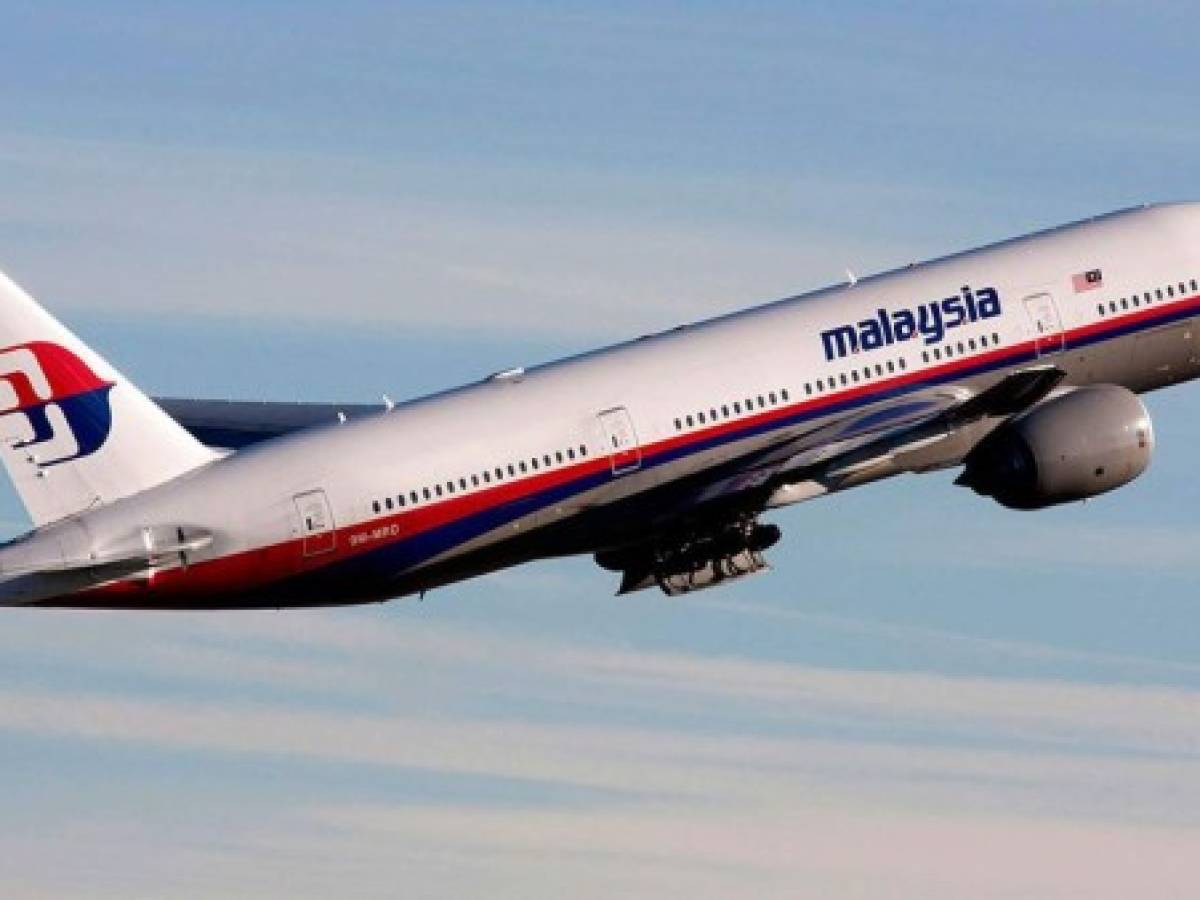 Nuevo informe sobre misteriosa desaparición del vuelo MH370 apunta contra el piloto