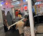 Tras la balacera, las víctimas fueron llevadas a un centro asistencial. Imagen tomada de redes sociales: Diario Valle de Sula.