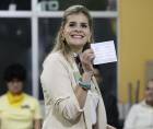 La candidata a la Presidencia de Costa Rica por el partido Pueblo Soberano, Laura Fernández, acude a un centro de votación en San José (Costa Rica). EFE