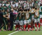 Julián Quiñones de México celebra un gol durante un partido del grupo A del Mundial de la FIFA 2026 entre México y Sudáfrica.