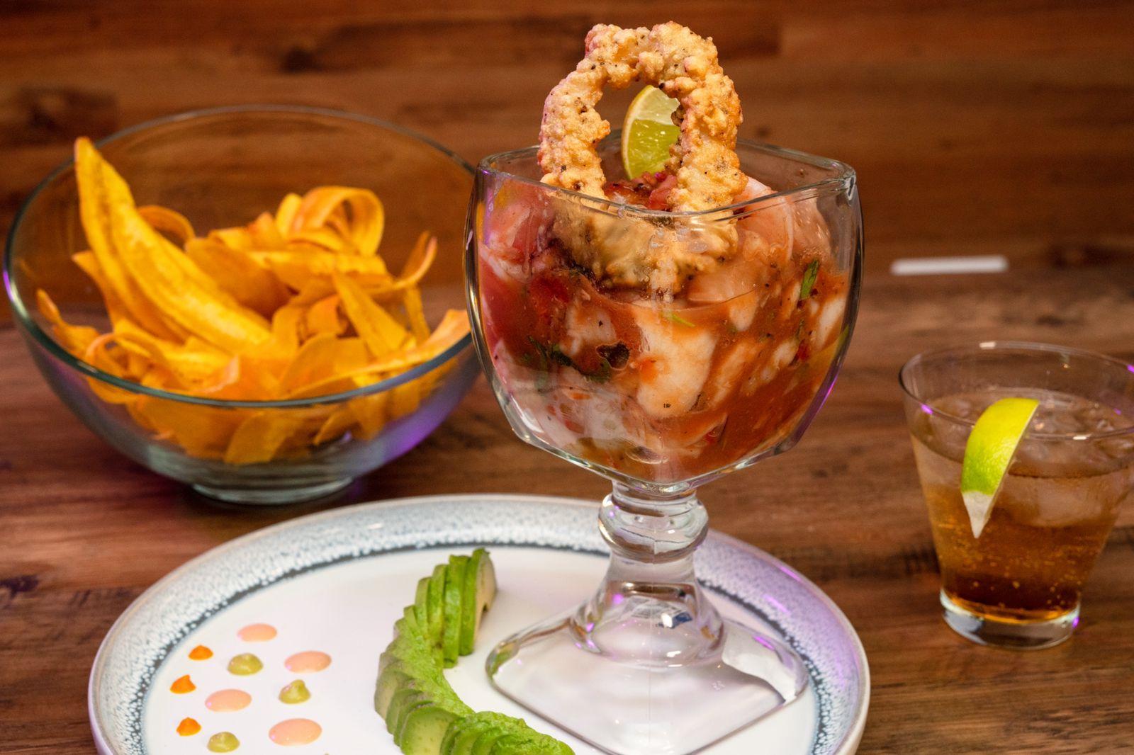 El ceviche no puede faltar entre los platos estrellas de Simón Camarón.