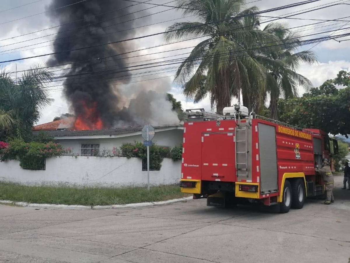 Incendio consume parte de una vivienda en la colonia Tara de San Pedro Sula