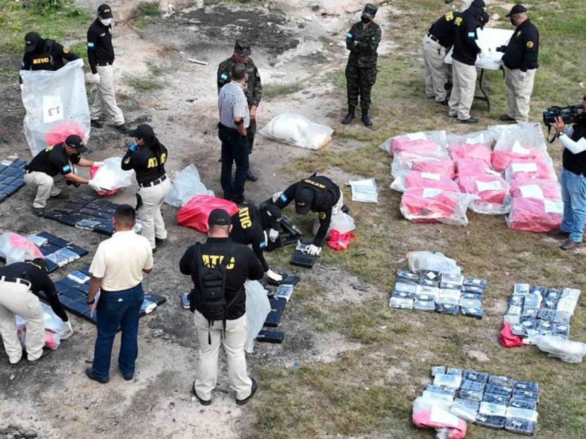 Honduras destruye más de media tonelada de cocaína incautada