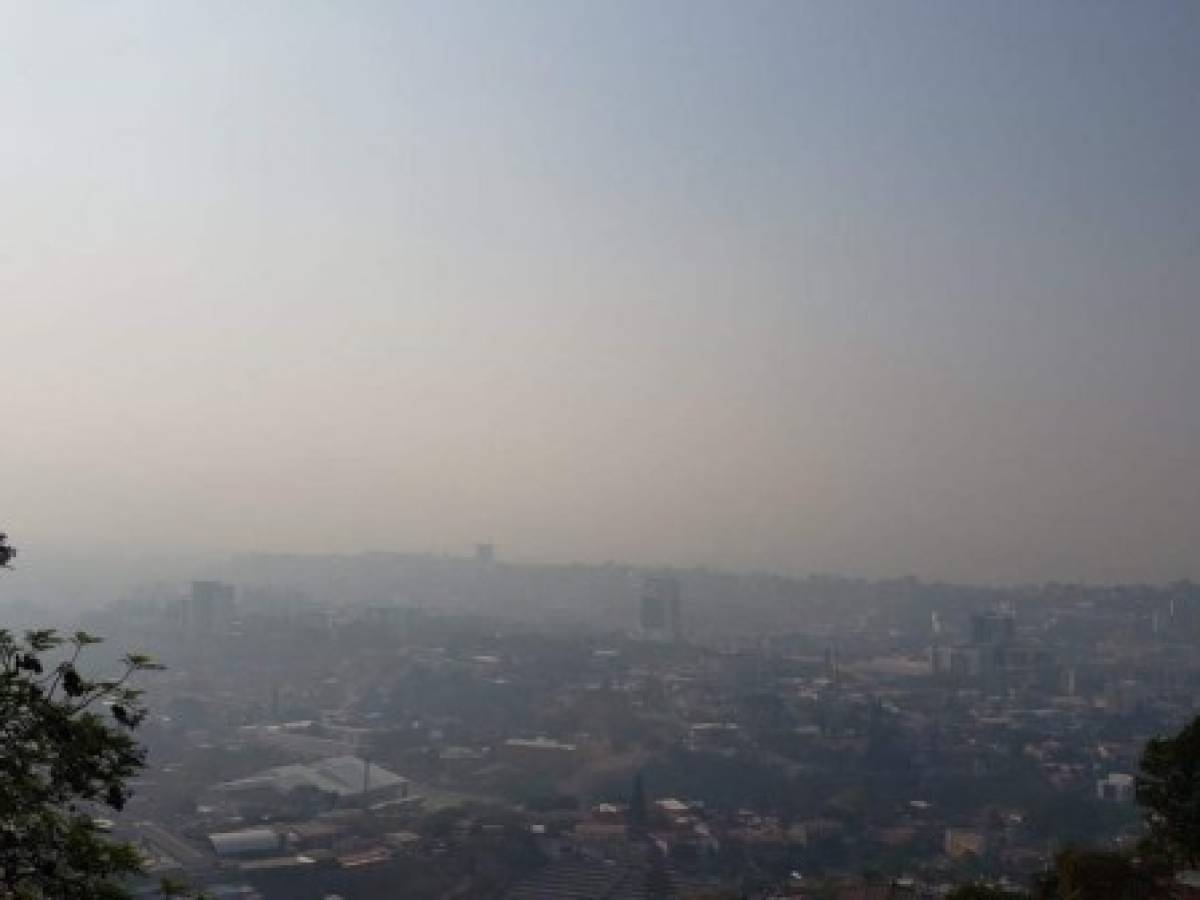 Tegucigalpa está 'cercada' por densa capa de humo