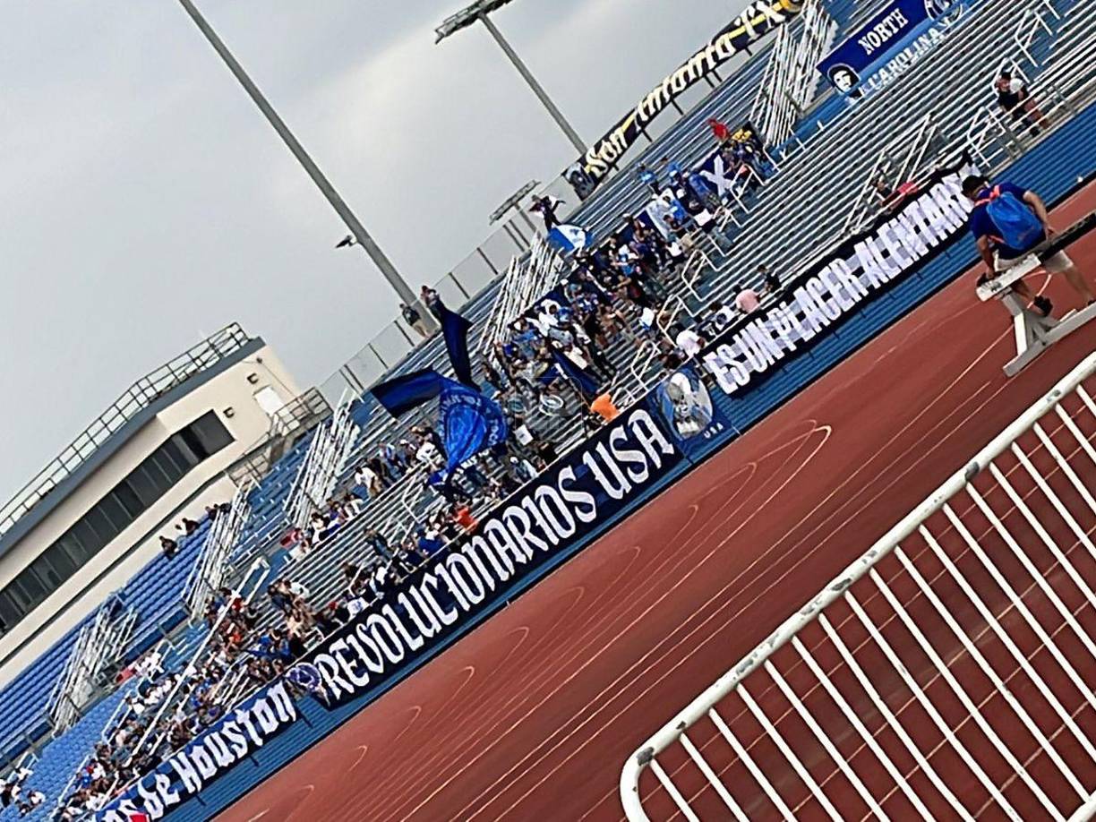 Previo al inicio del encuentro se reportaron largas filas para ingresar al estadio. Foto: LokoXMotagua.