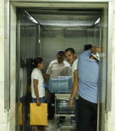 De 6 ascensores solo uno funciona en el Mario Rivas