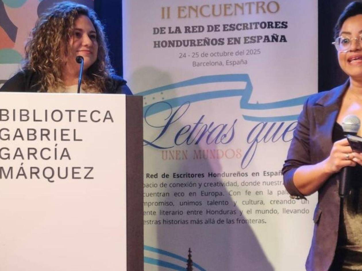 María formó parte del segundo Encuentro de Escritores Hondureños en España, donde habló sobre su libro.
