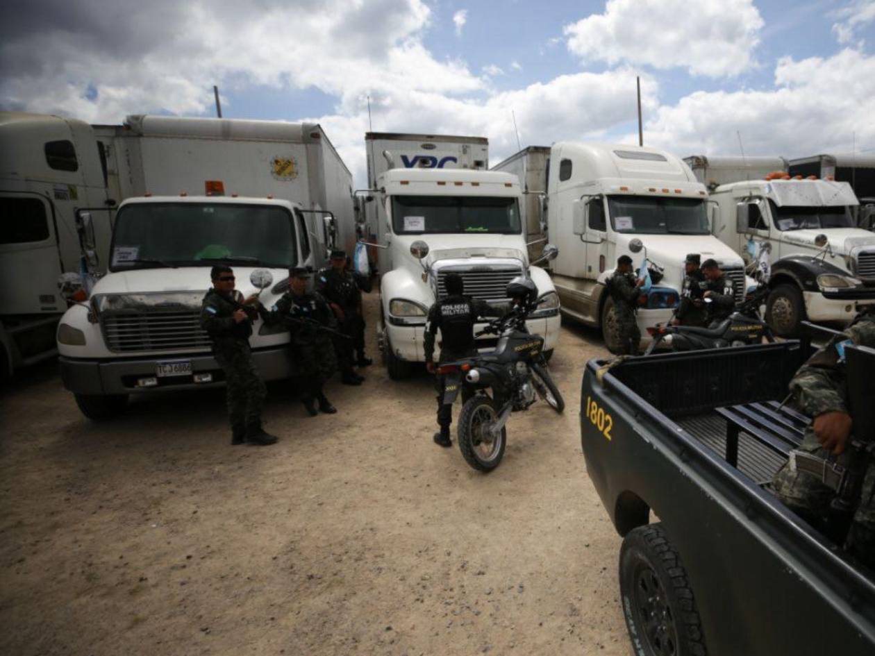 Las autoridades de las FF AA anunciaron desde una semana antes el traslado del material electoral, pero aun así se reportaron retrasos en las entregas.