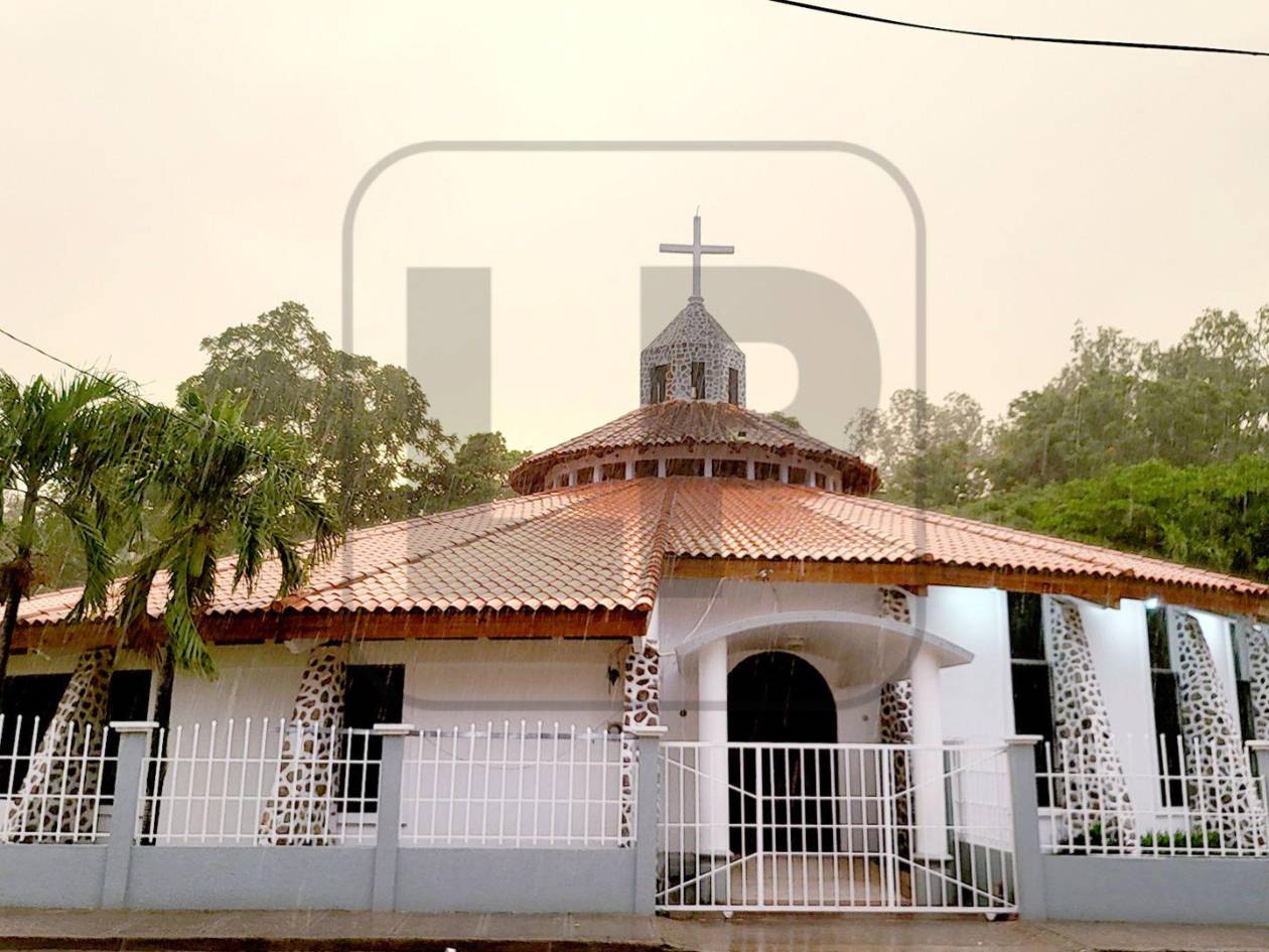 Juan López acababa de salir de la iglesia San Antonio de Padua de la colonia Fabio Ulloa en Tocoa cuando fue asesinado. Un sicario, que estudió sus movimientos, esperó a que López abordara su automóvil para dispararle.