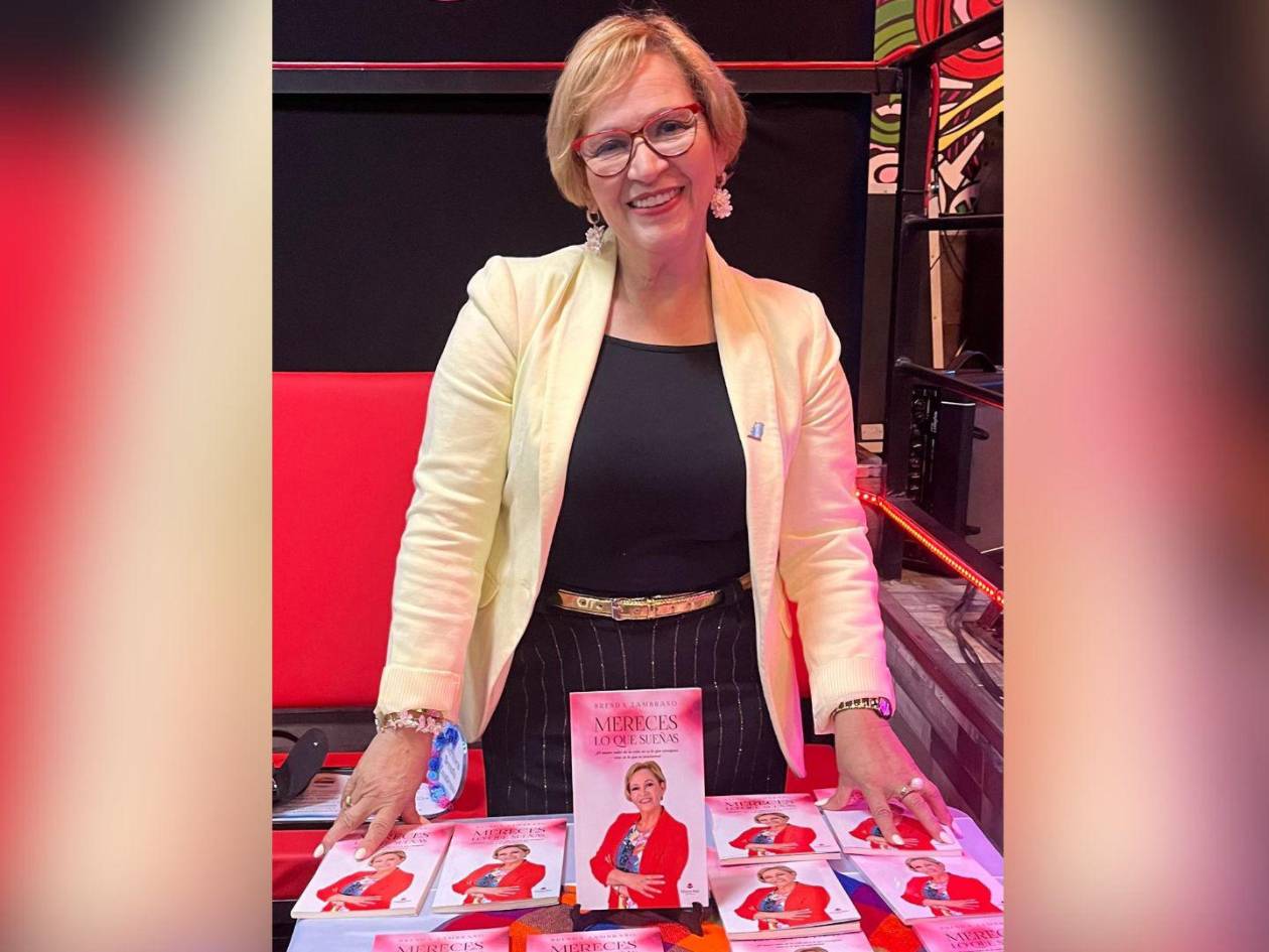 La catracha ha lanzado ya tres libros sobre sus experiencias en España.