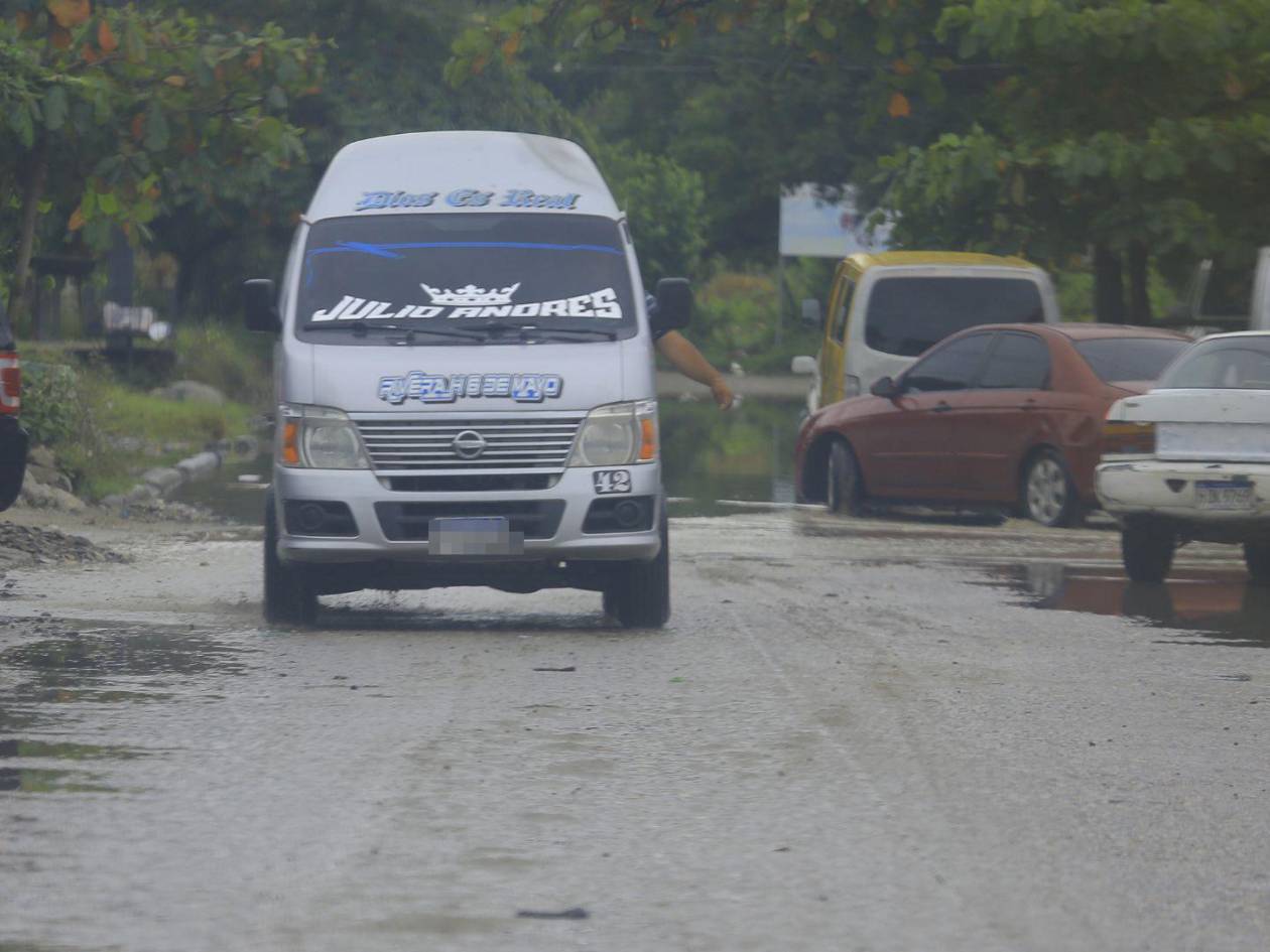 Las unidades de transporte público recorren toda la ruta geográfica de la MS y llegan hasta las afueras del territorio controlado por la Pandilla 18.
