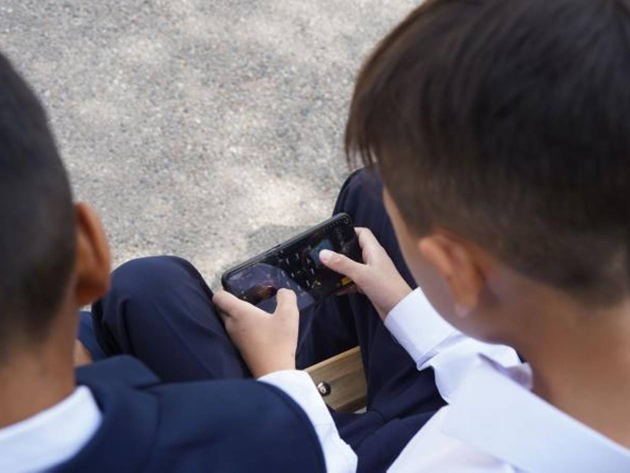El 88% de los menores hondureños dice poseer o tener al alcance un celular.