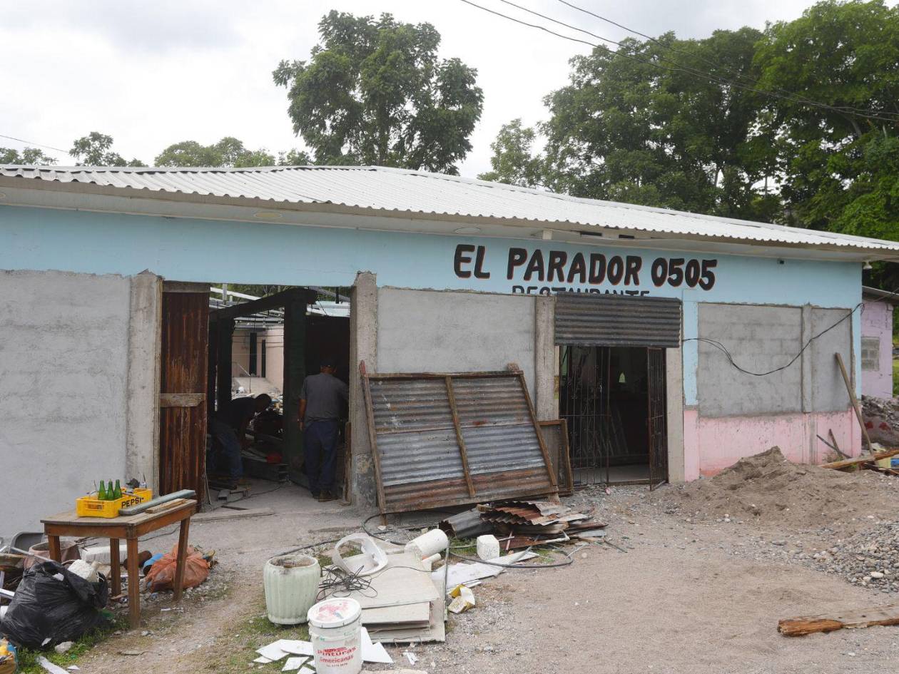 Este local que está en remodelación acogerá pronto un comercio chino en Potrerillos.