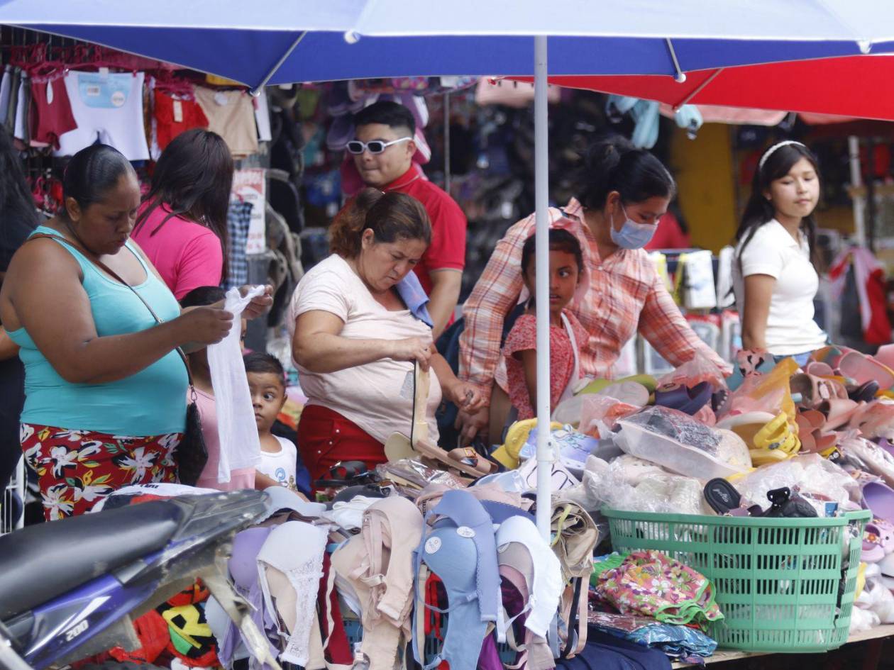 Trabajadores de maquilas y comerciantes están entre los principales afectados por los depósitos en estas financieras piramidales.